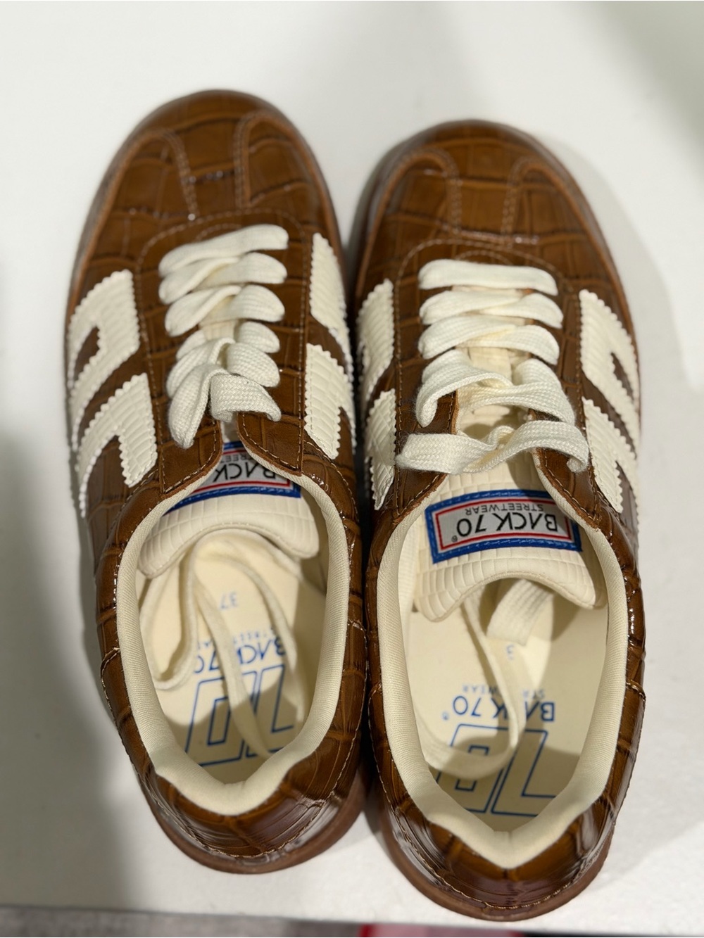 New Back 70-  Brown and Cream Leather Sneakers Never Worn Size 37/7